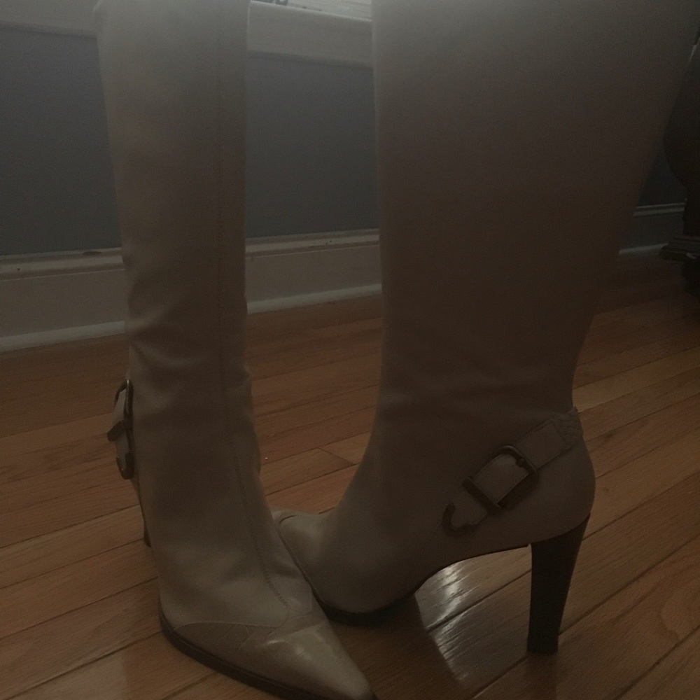 Antonio Melani cream boots